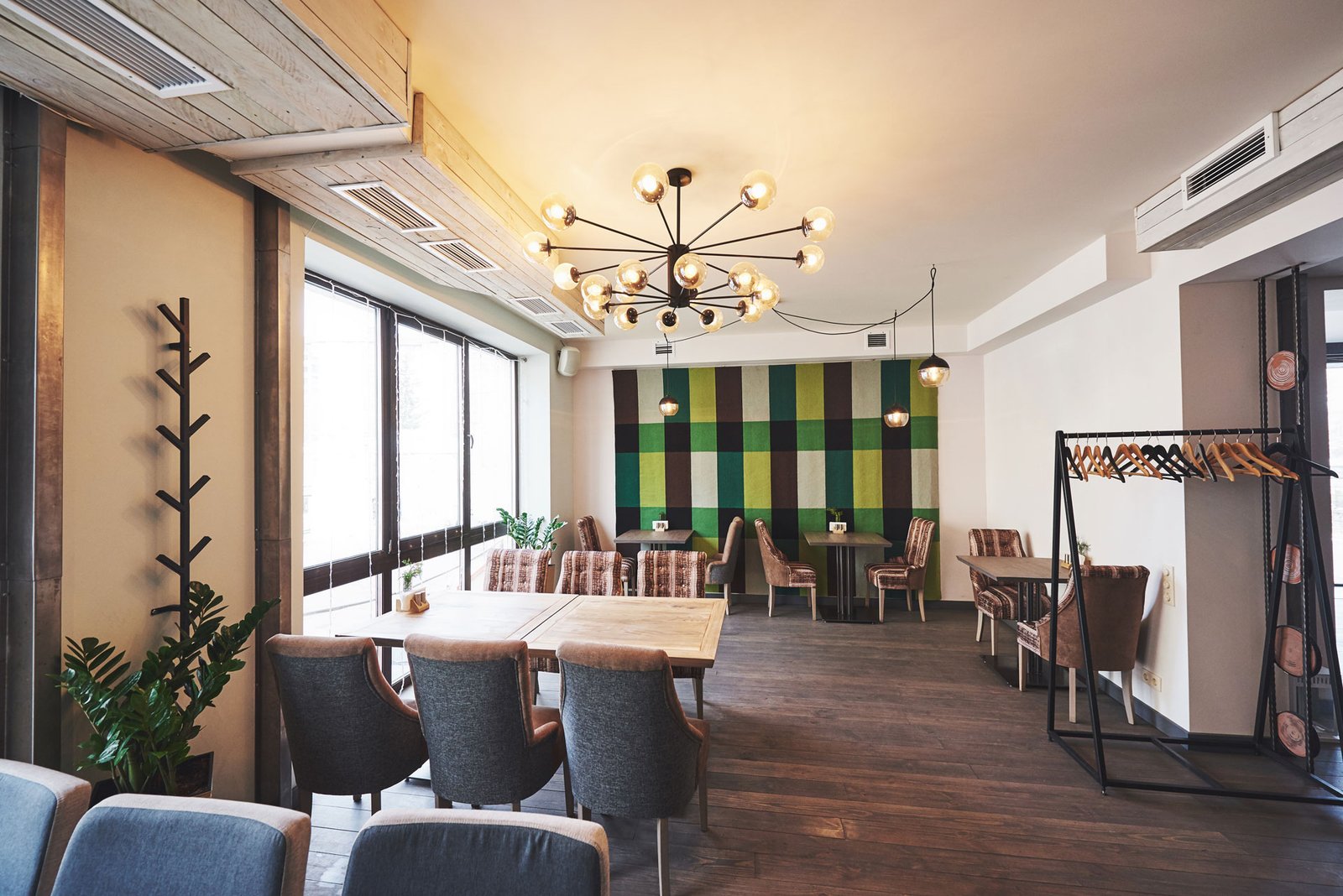 modern-and-simple-cafe-interior-with-wooden-classi-2026-01-09-00-00-22-utc